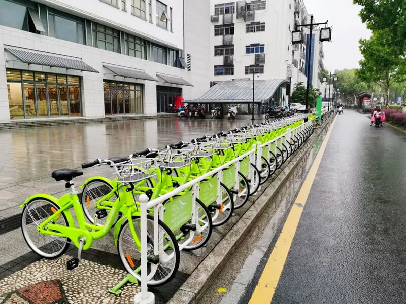 日均借車達(dá)15萬次！“小綠車”13年“減碳”107萬噸